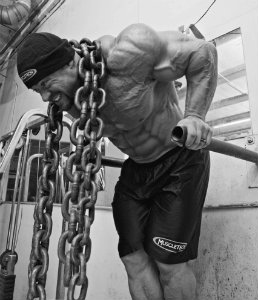 Branch Warren doing some HEAVY Dips!